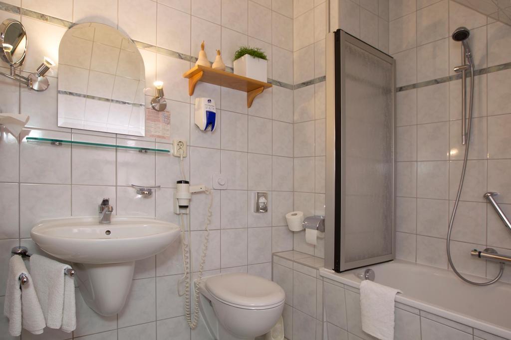 Hotel Heinz Plauen Kamer foto